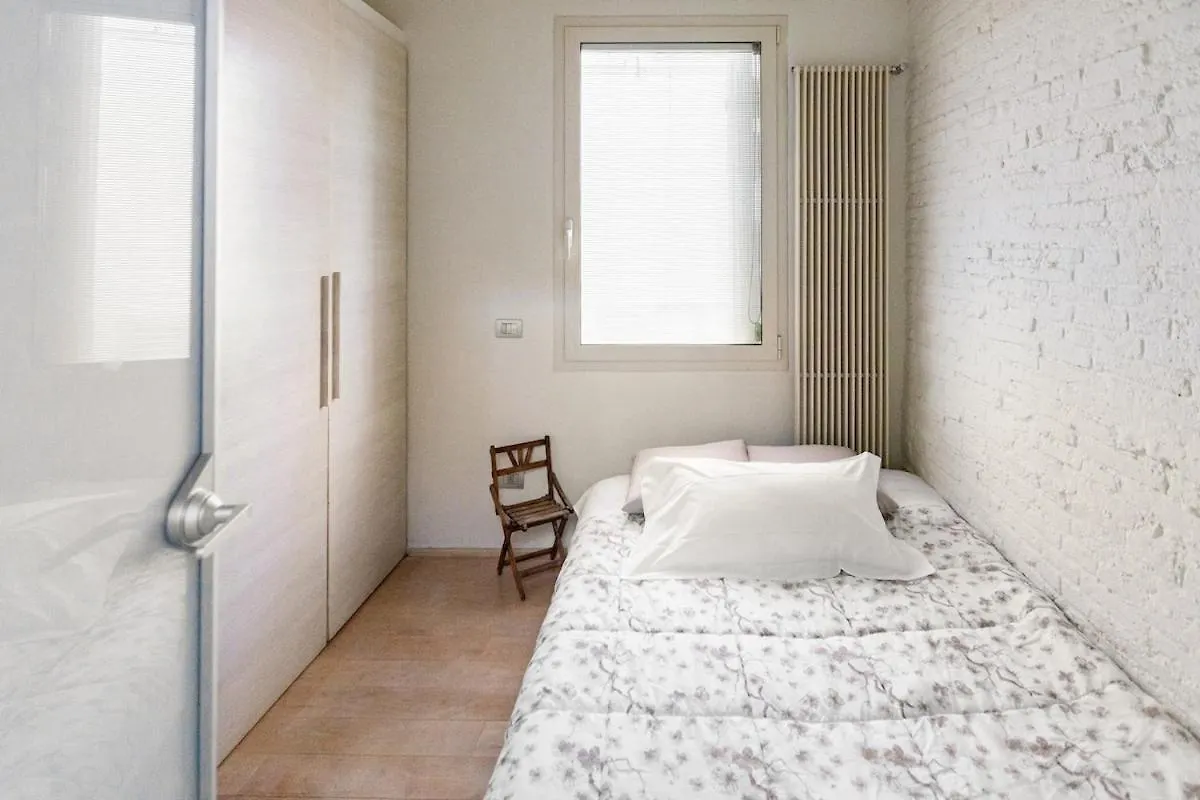 Elegant Apartment In Pitti Area Florence Italy