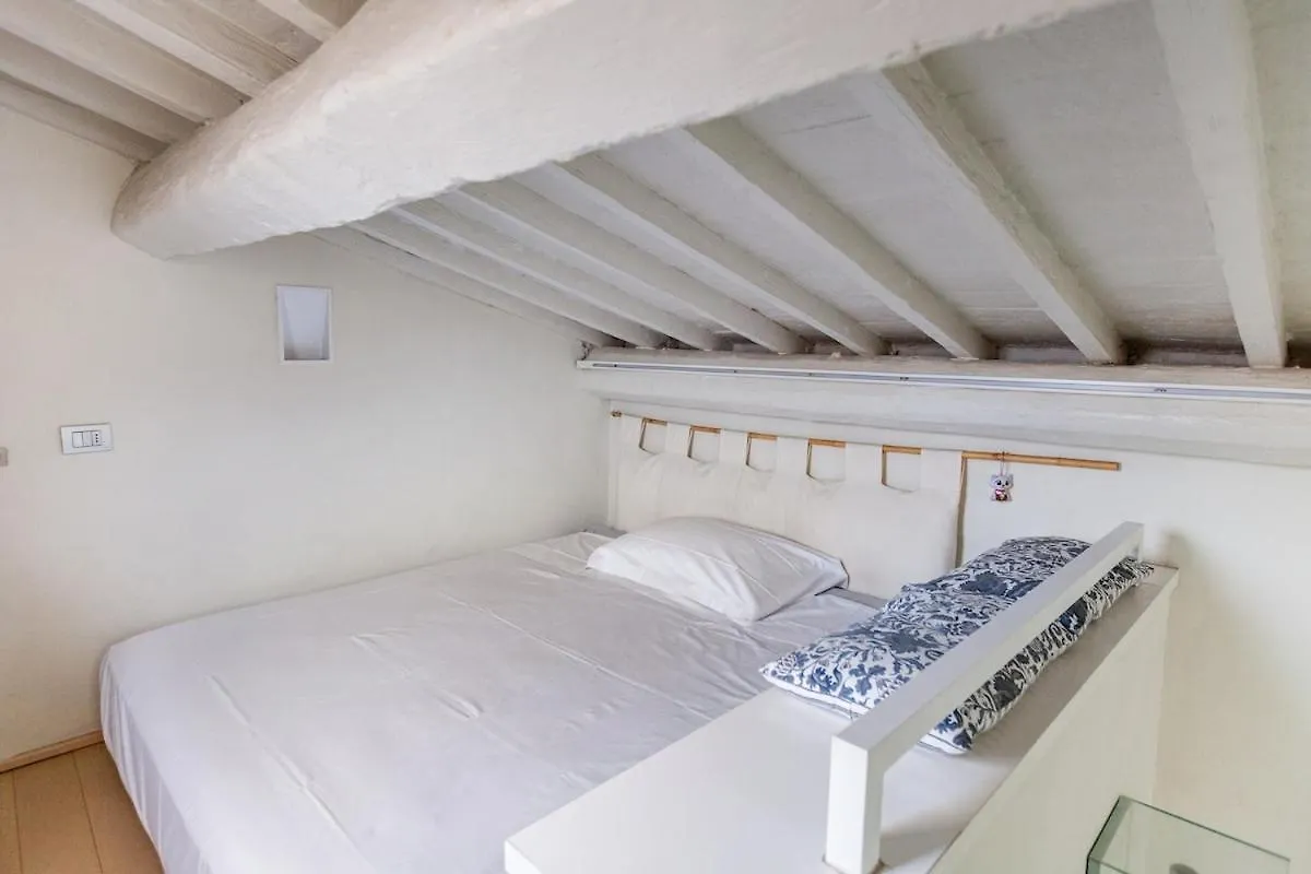 Elegant Apartment In Pitti Area Florence