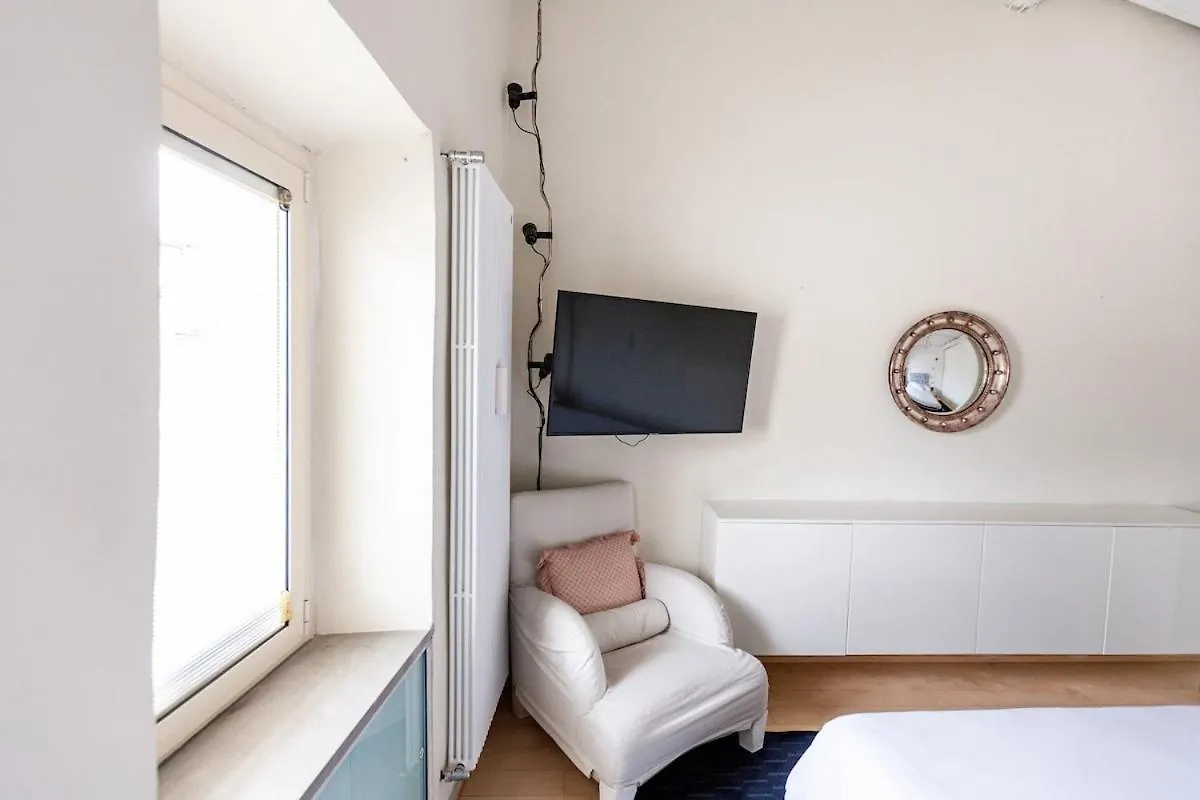 Elegant Apartment In Pitti Area Florence