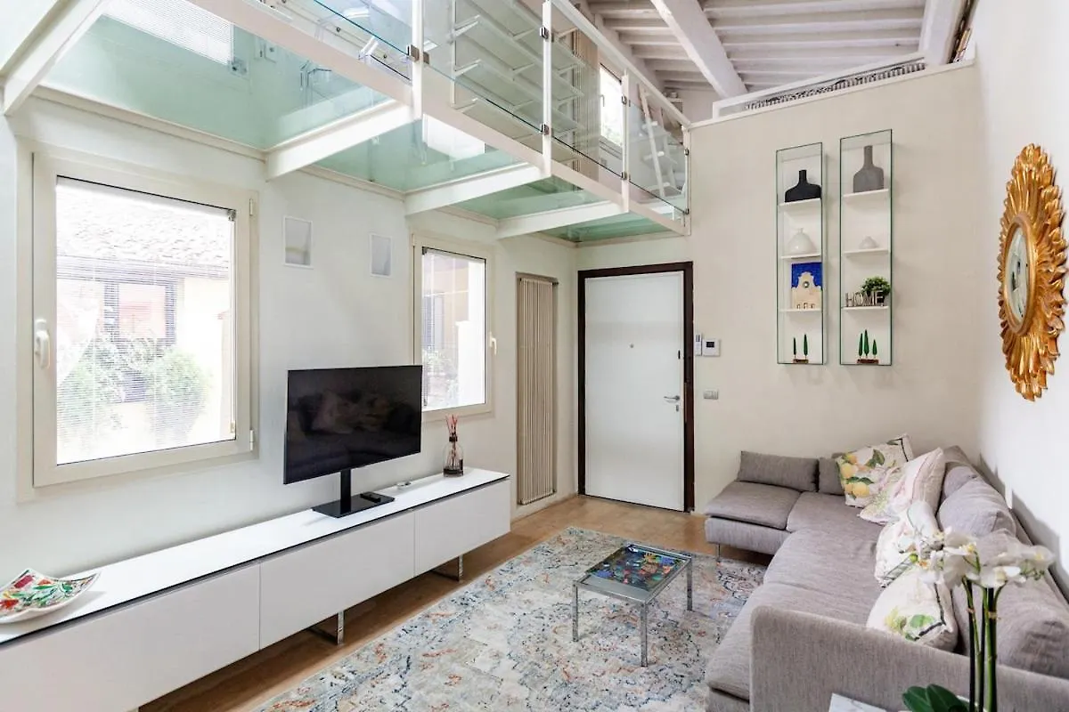Elegant Apartment In Pitti Area Φλωρεντία